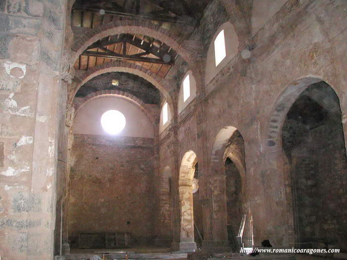 INTERIOR DEL TEMPLO, HACIA EL ESTE